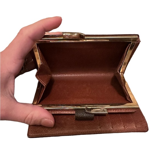 Louis Vuitton French Kisslock Monogram Wallet - Picture 8 of 8